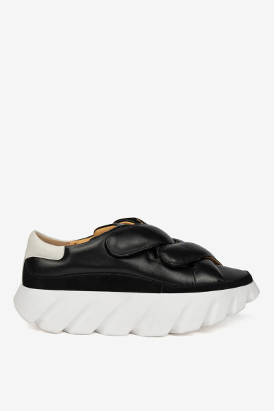 ZAPATO TURA LUCKY Negro