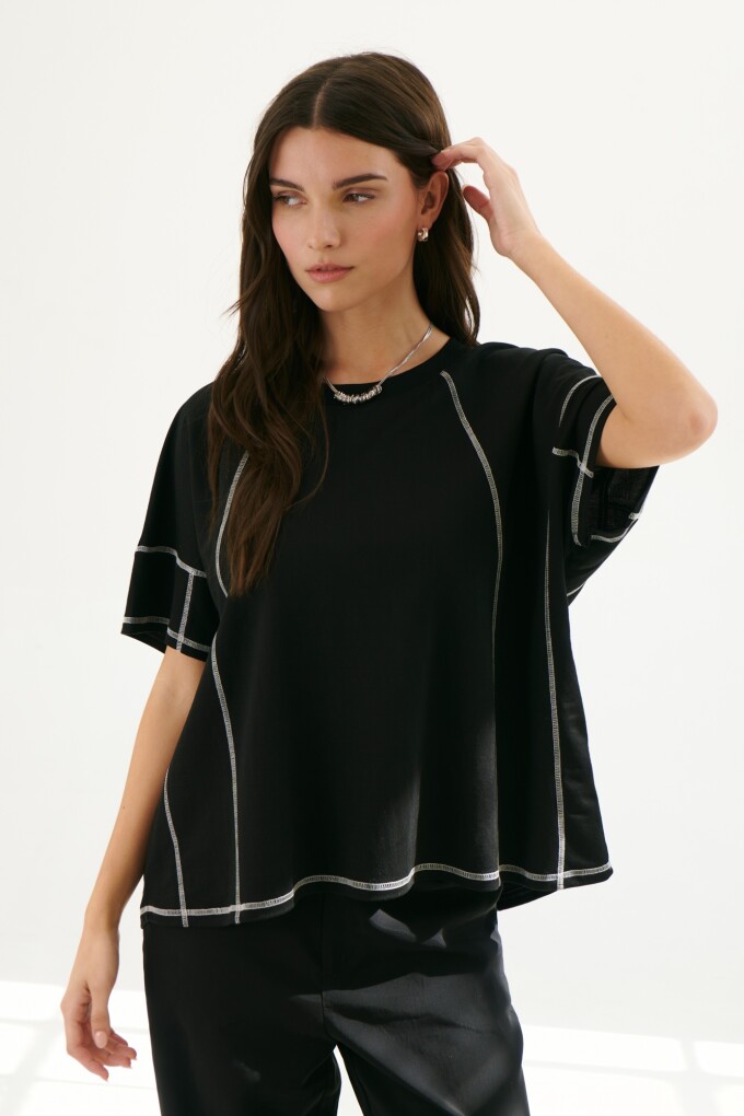 REMERA MACA NEGRO