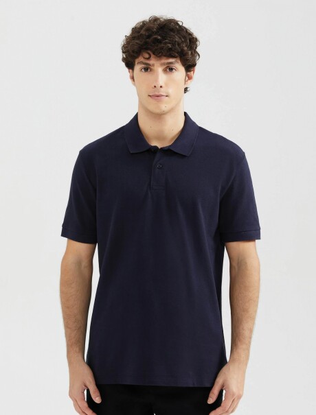 CAMISA DE CUELLO CON BORDADO AZUL OSCURO