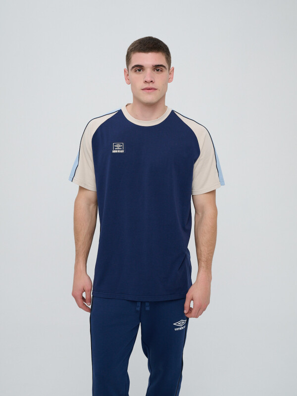 REMERA BORN Umbro Hombre 017