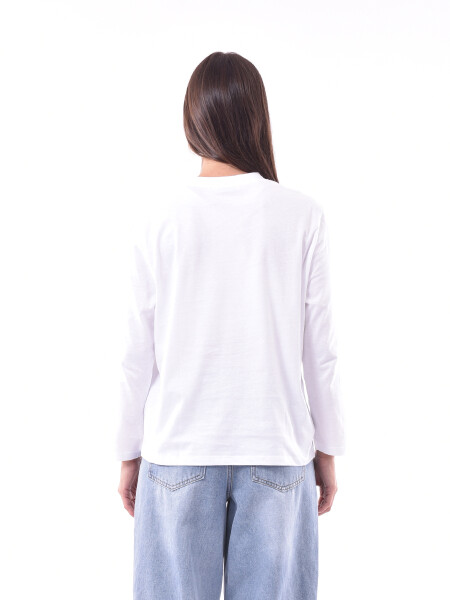 REMERA UPSALA VARIANTE 16