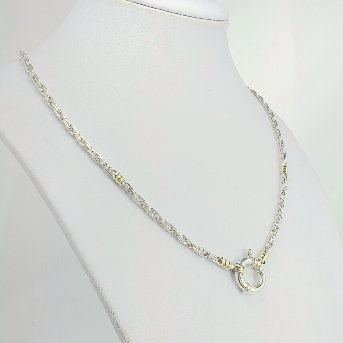 Cadena de plata 925 con detalles de doublé en oro 18ktes, sistema marinero. 40cm. 