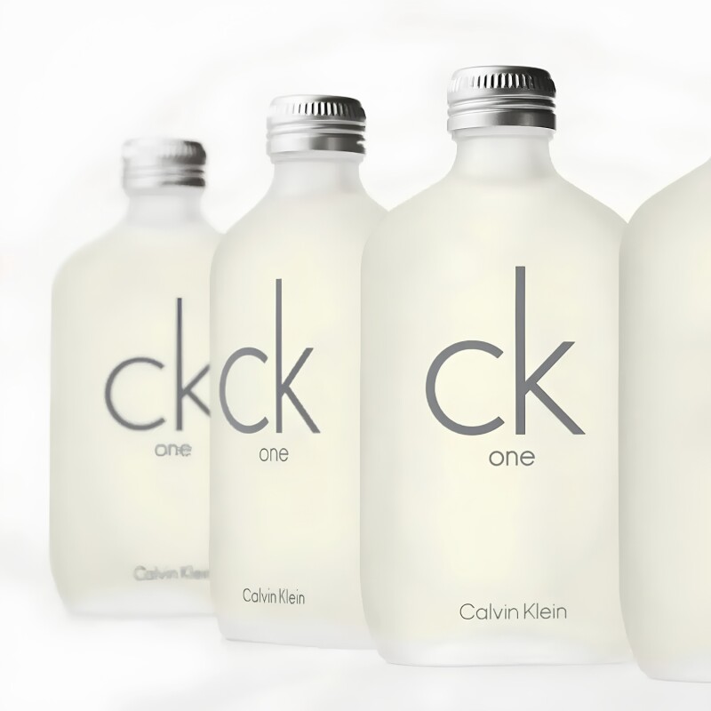 Set Calvin Klein Edt 200ml + Bl 200ml + SG 100ml + Edt 15ml Set Calvin Klein Edt 200ml + Bl 200ml + SG 100ml + Edt 15ml