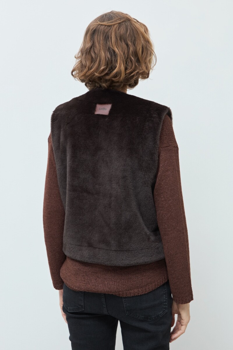 Chaleco con piel reversible chocolate
