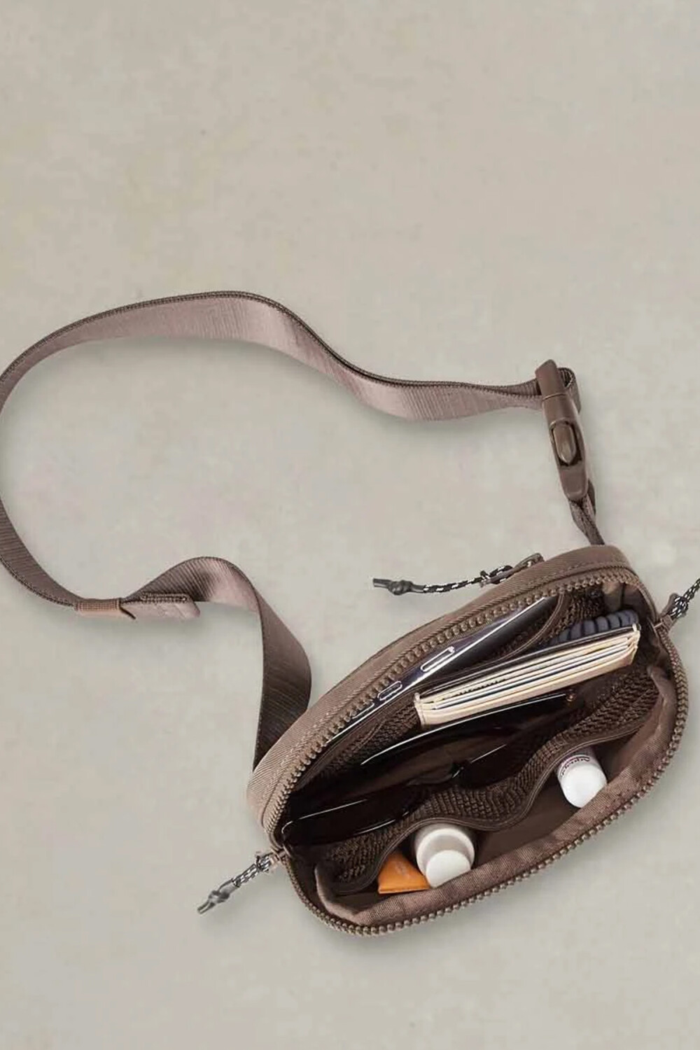 Riñonera Fabletics The Belt Bag Marrón