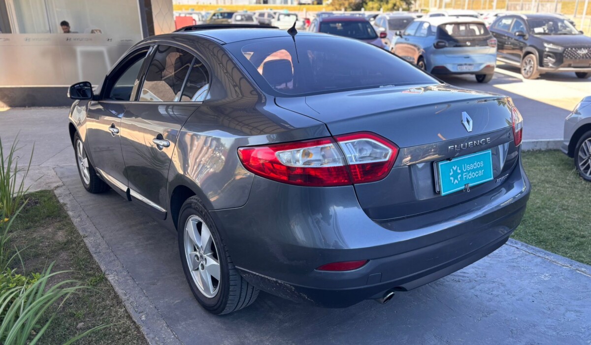 Renault Fluence Dynamique AT - 2011 Renault Fluence Dynamique AT - 2011