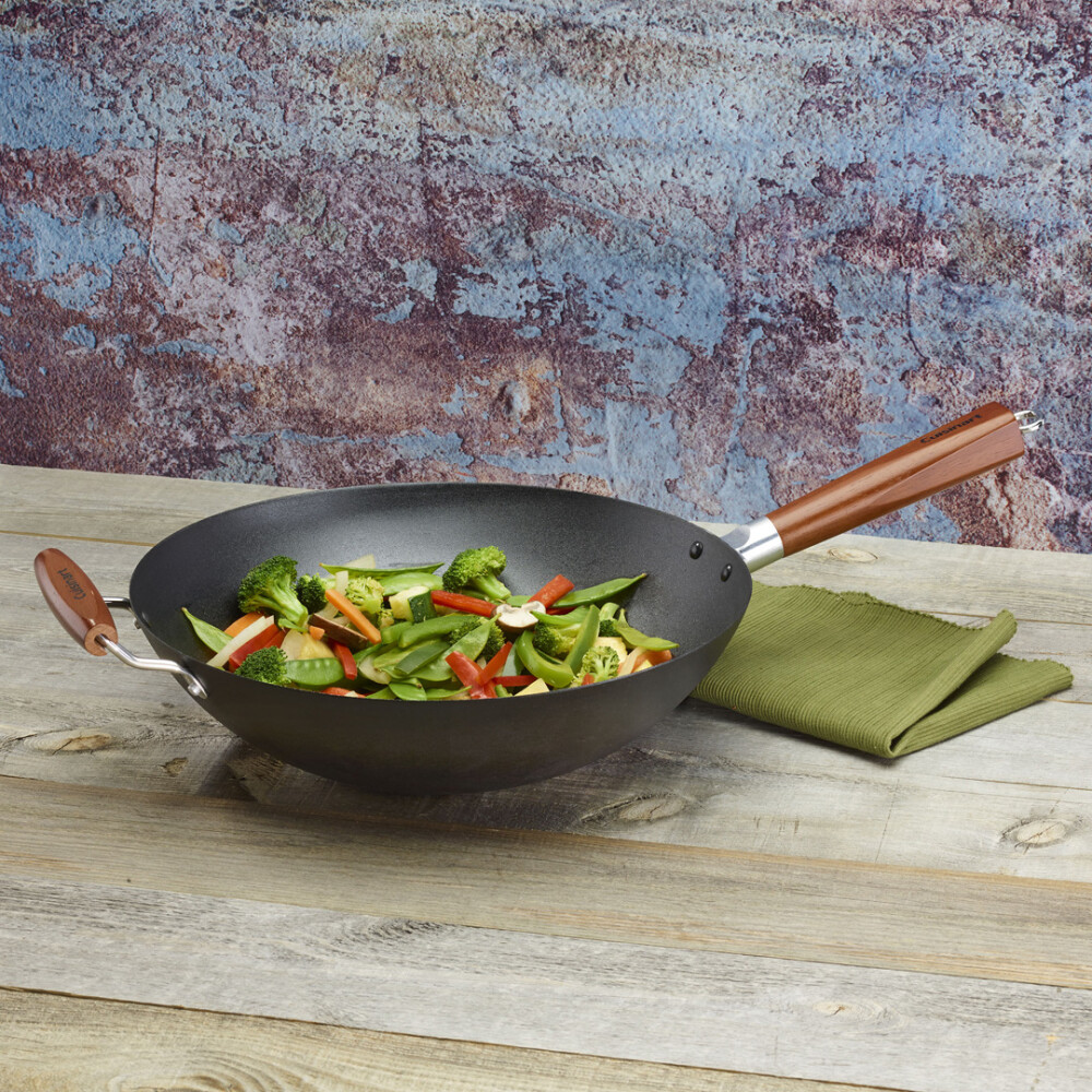 Cuisinart® WOK DE ACERO AL CARBONO 14" PRECURADO N/A