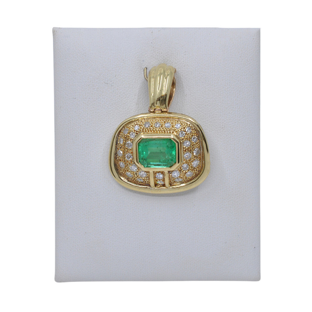 Colgante oro 18k brillantes y esmeralda Colgante oro 18k brillantes y esmeralda