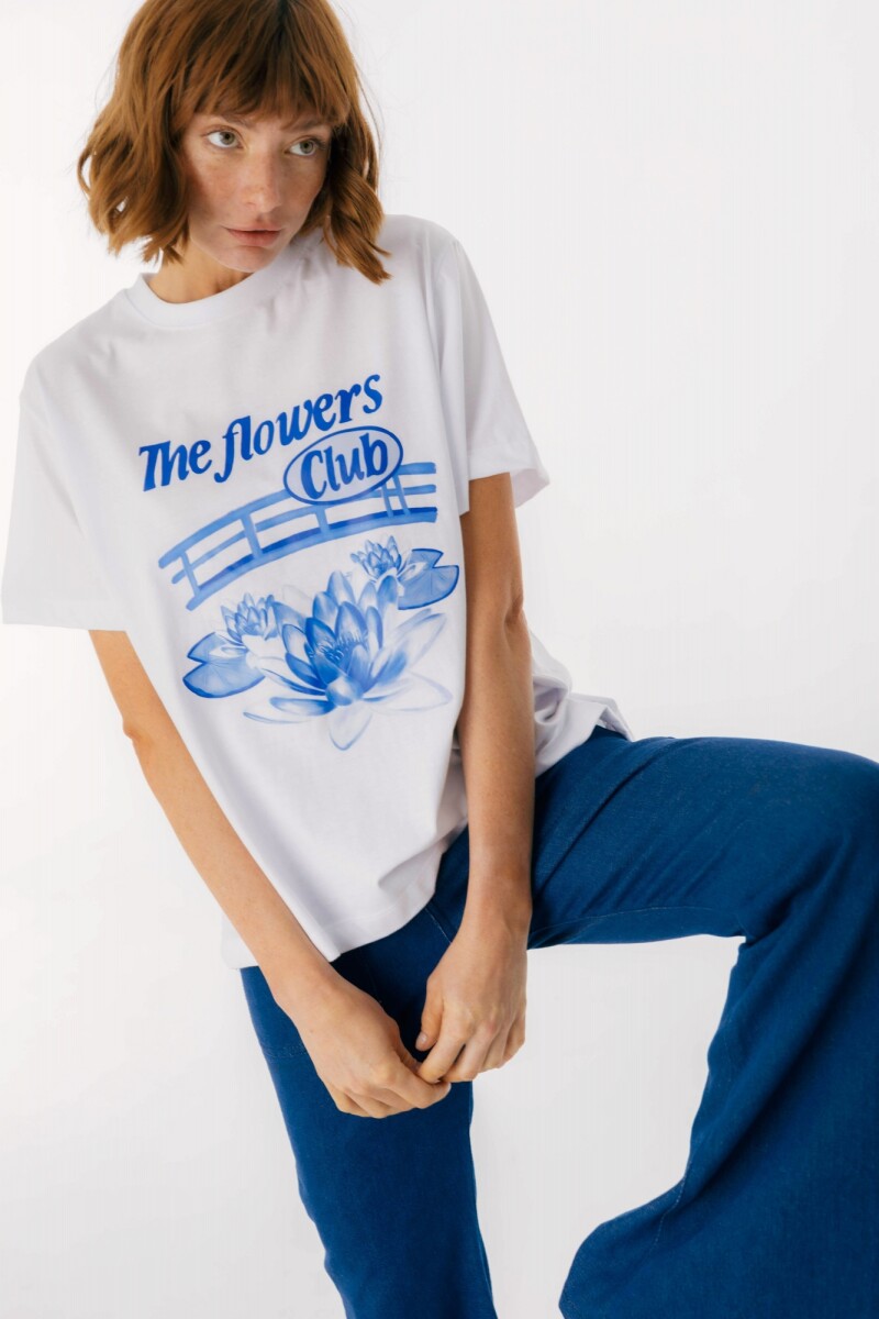 Remera Flowers Club Flor Azul
