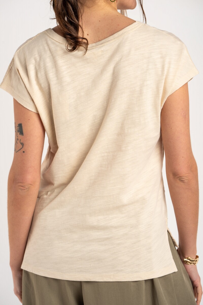 Remera Bordada Alodón Flame Beige