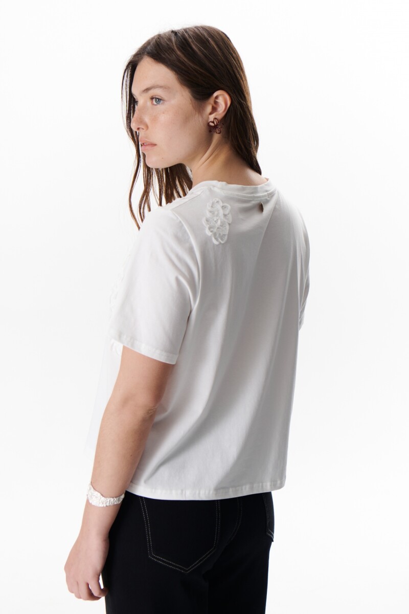 REMERA BLOOM BLANCO