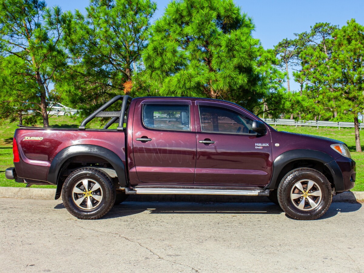 Toyota Hilux DX TD 2.5 4x2 Extra Full | Permuta / Financia Toyota Hilux DX TD 2.5 4x2 Extra Full | Permuta / Financia