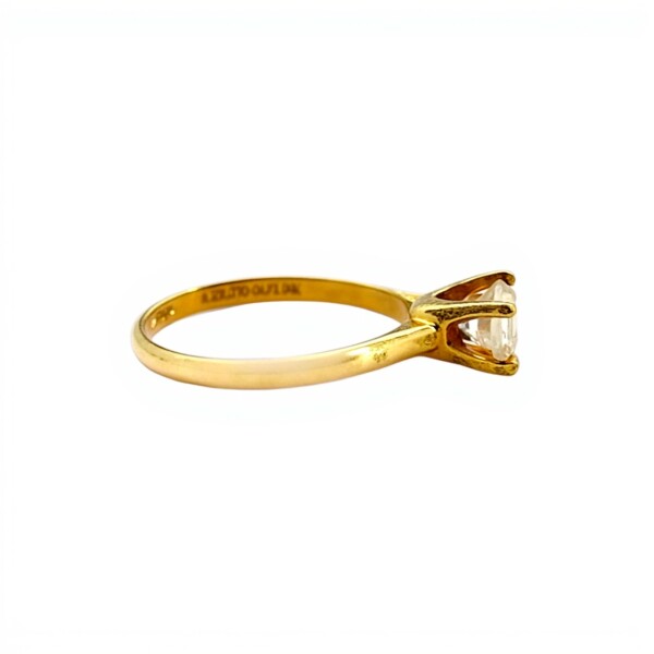 Anillo Solitario-Oro bajo-Piedra Zirconia-AN8084 conpiedra