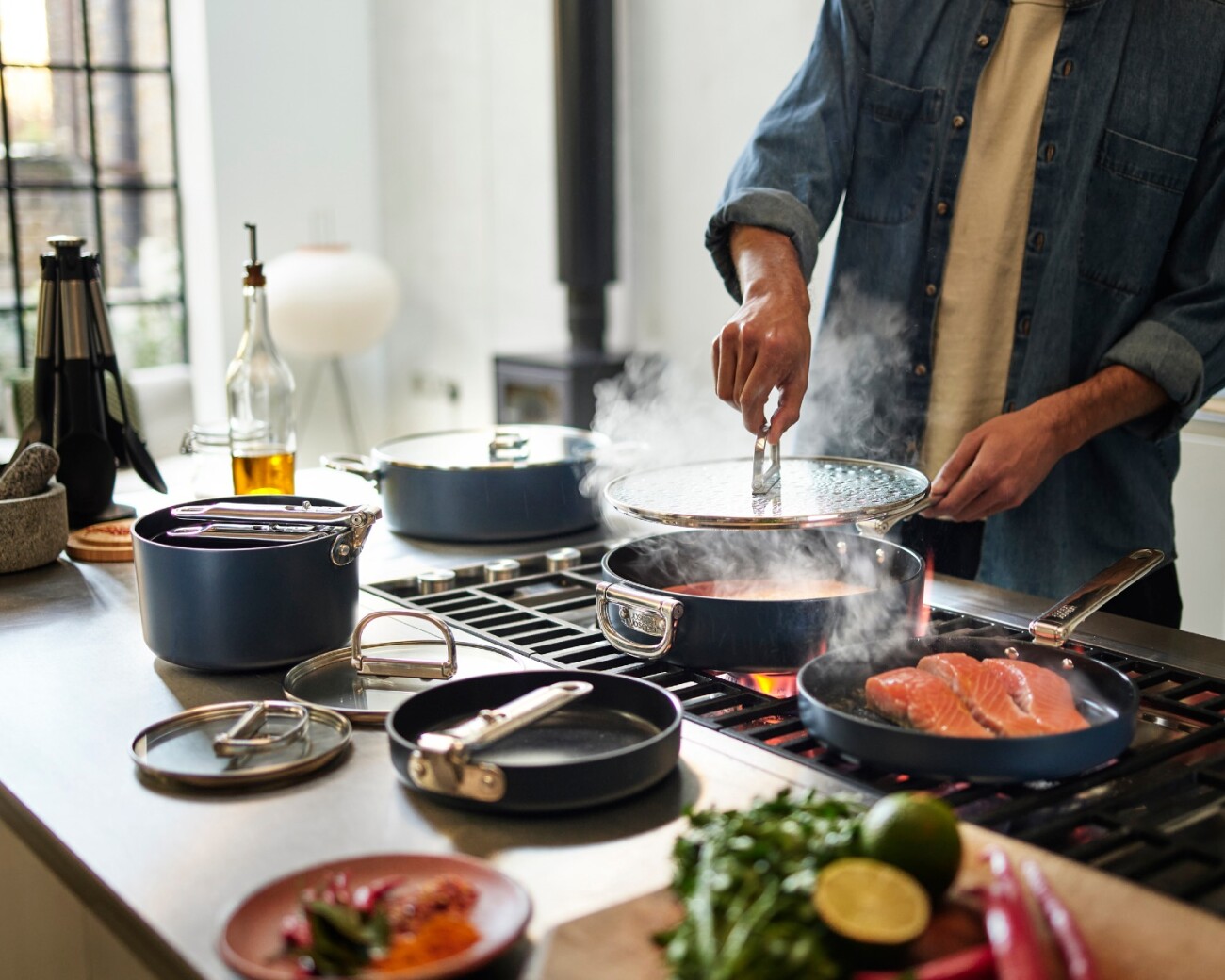 Sartén Sauté con Tapa Joseph Joseph Space™ 28 cm - Preventa Sartén Sauté con Tapa Joseph Joseph Space™ 28 cm - Preventa