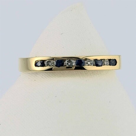 Anillo de oro 18 ktes, MEDIO SIN FIN. Anillo de oro 18 ktes, MEDIO SIN FIN.