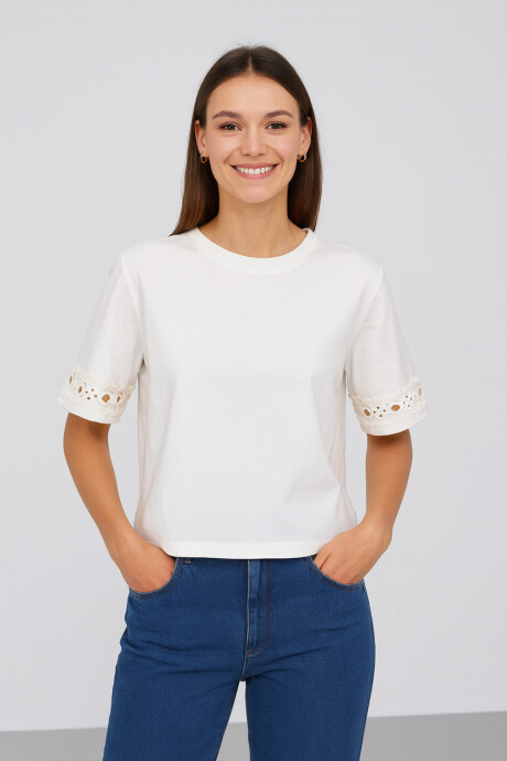Remera Alixa Marfil / Off White