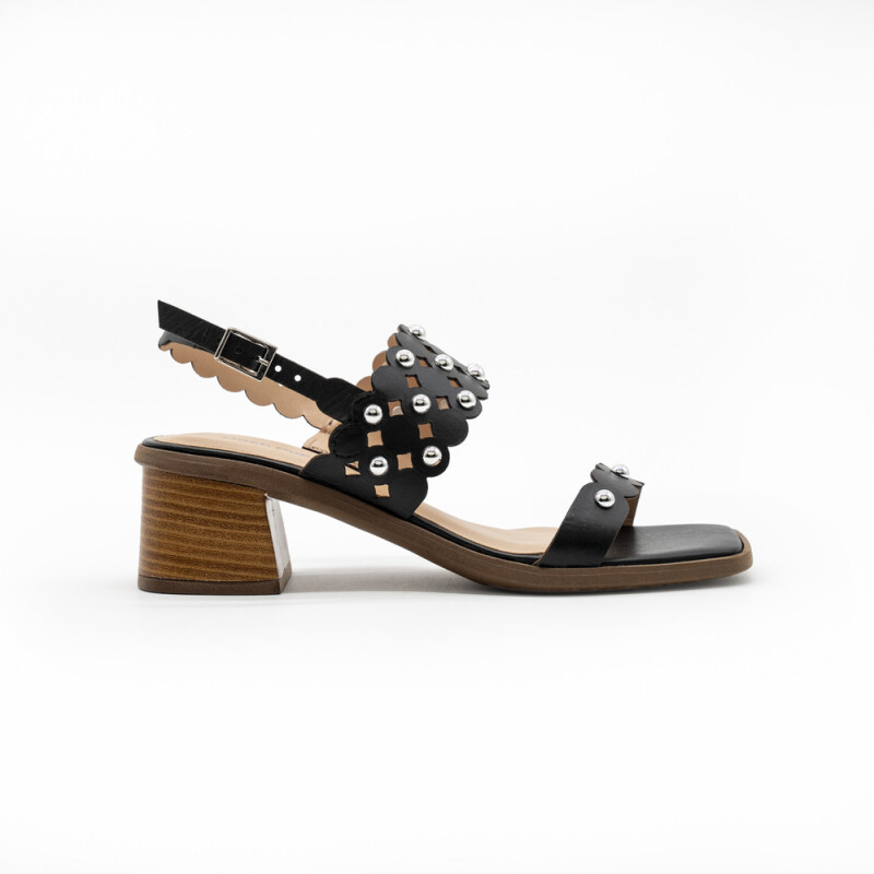Sandalia CUERO CONHAQUE PRETO