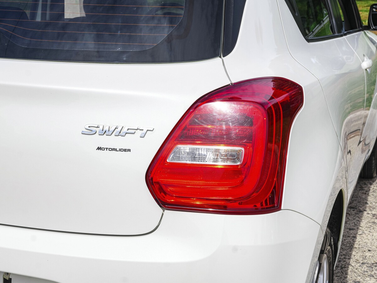 Suzuki Swift GL 1.2 Extra full 2021 Suzuki Swift GL 1.2 Extra full 2021