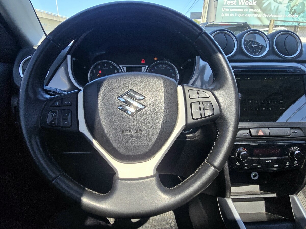 Suzuki Vitara GLX EXCELENTE ESTADO! | Permuta / Financia Suzuki Vitara GLX EXCELENTE ESTADO! | Permuta / Financia