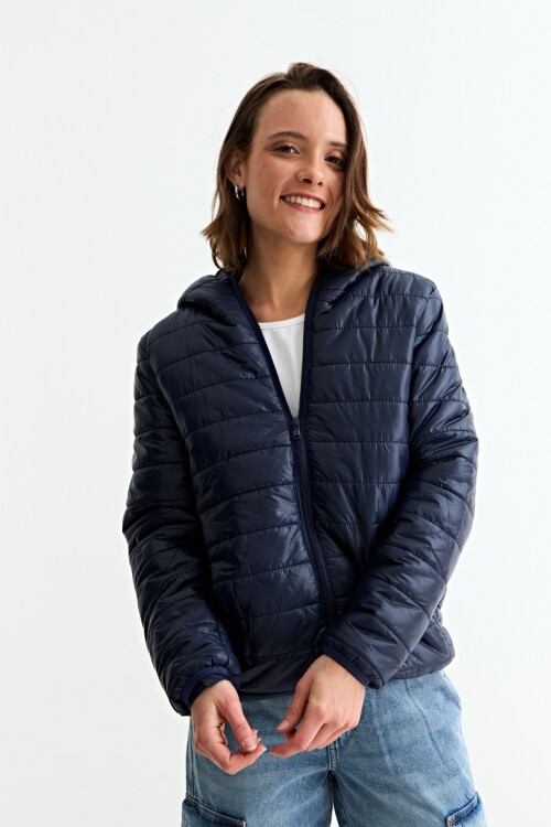Campera puffer básica con capucha AZUL MARINO