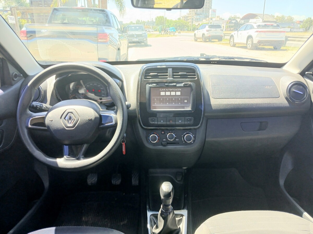 Renault Kwid Intense EXCELENTE ESTADO! | Permuta / Financia Renault Kwid Intense EXCELENTE ESTADO! | Permuta / Financia