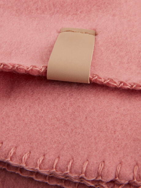 Manta throw DAGLILJE fleece 130x170 rosa Manta throw DAGLILJE fleece 130x170 rosa