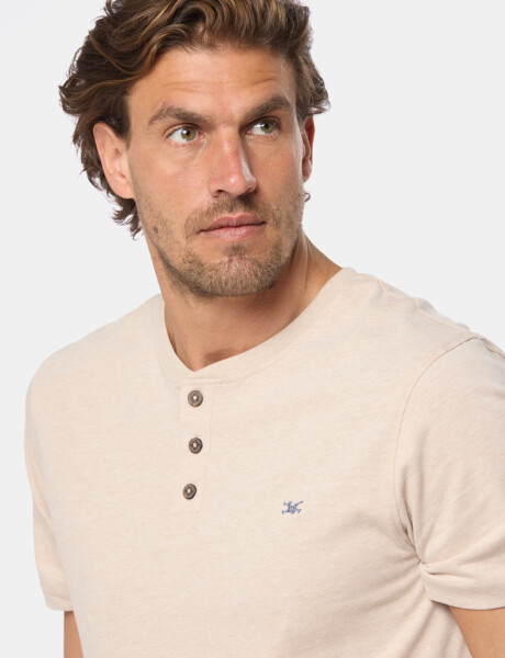 REMERA LISA CUELLO MAO Beige