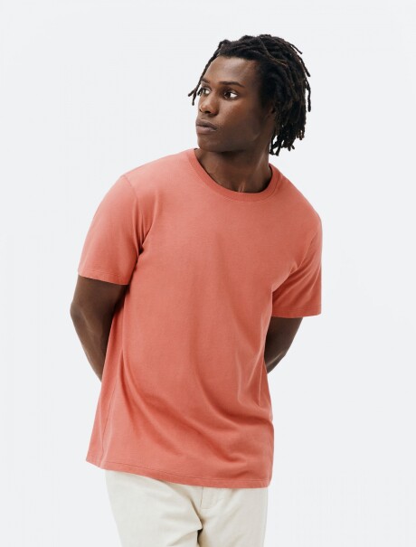 CAMISETA BÁSICA UNISSEX REGULAR WORLD ROSA