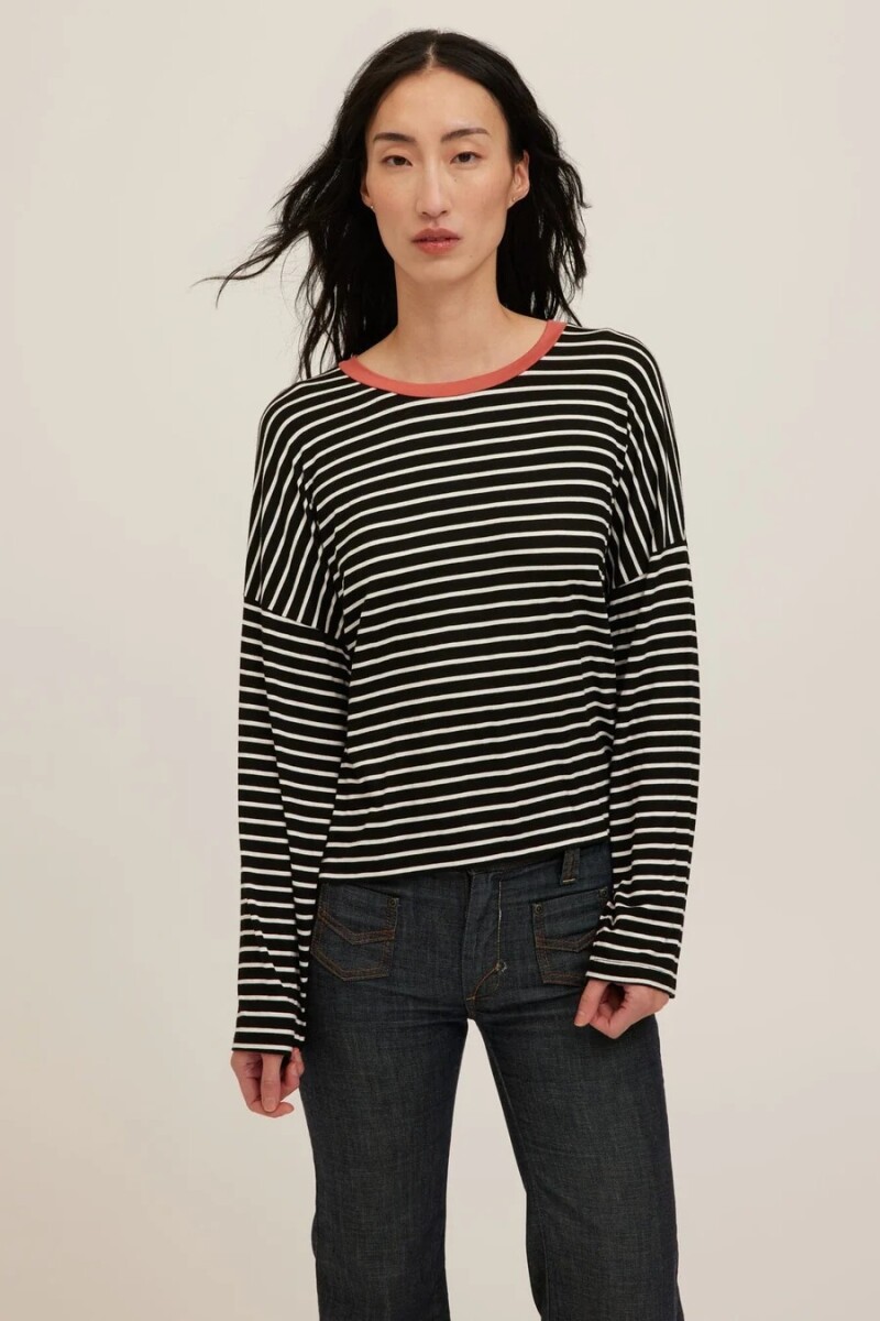 REMERA CAPTAIN Negro
