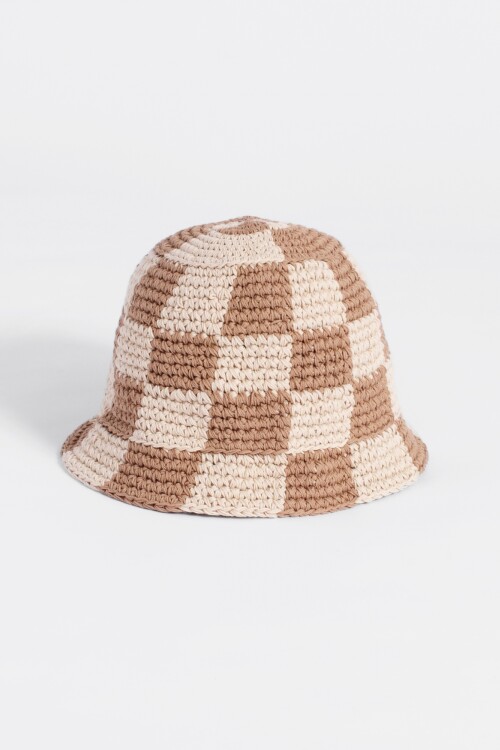 Gorro bucket tejido a cuadros beige