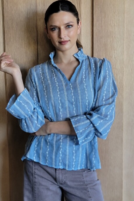 Blusa Copenhague Broderie Celeste