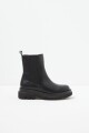 Bota con elástico negro