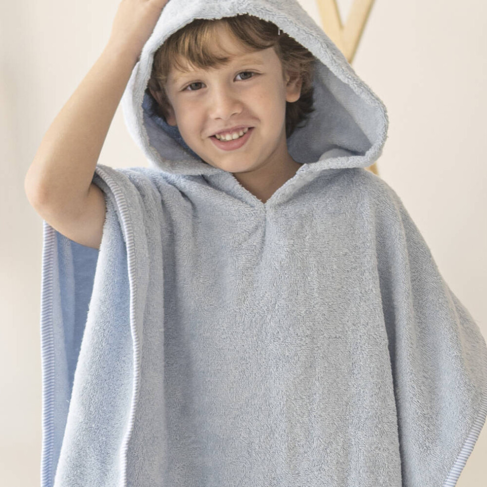 Poncho de toalla celeste con rayas 1 a 3 años