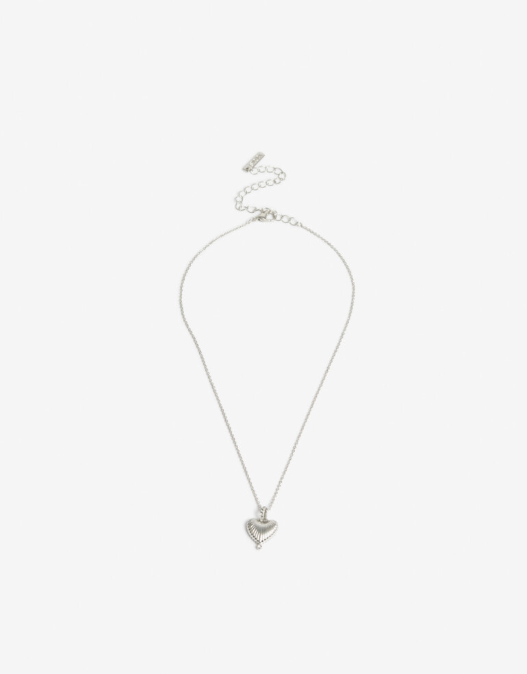 Cadena Corta con Dije Metal Cadena Corta Con Dije Corazón Plateado - Plateado Rodio