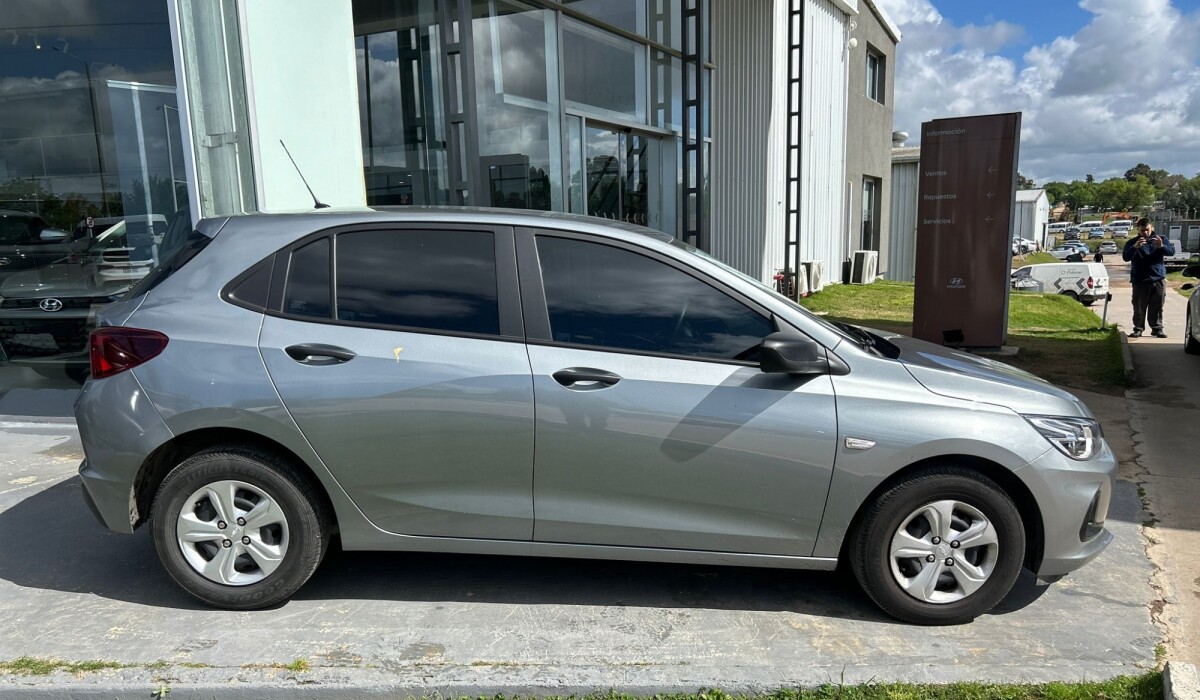 Chevrolet Onix LS HB 2024 Chevrolet Onix LS HB 2024