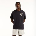 Remera New Balance de Hombre - Foggy Daze 1906 - MT62R4SWDNT DARK GREY