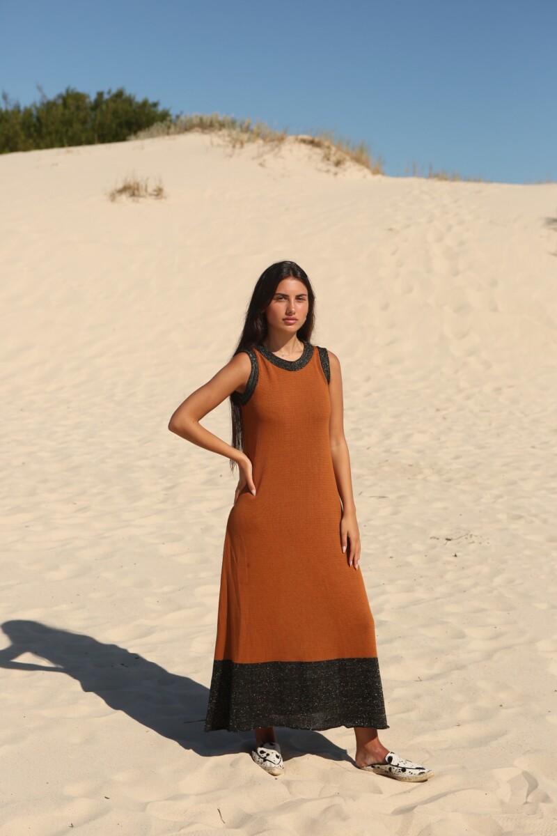 VESTIDO ACAI LONG KNIT Camel Y Negr