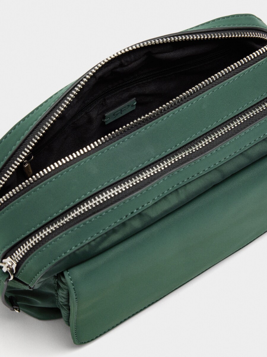 Bolso Bandolera De Nylon Con Solapa verde