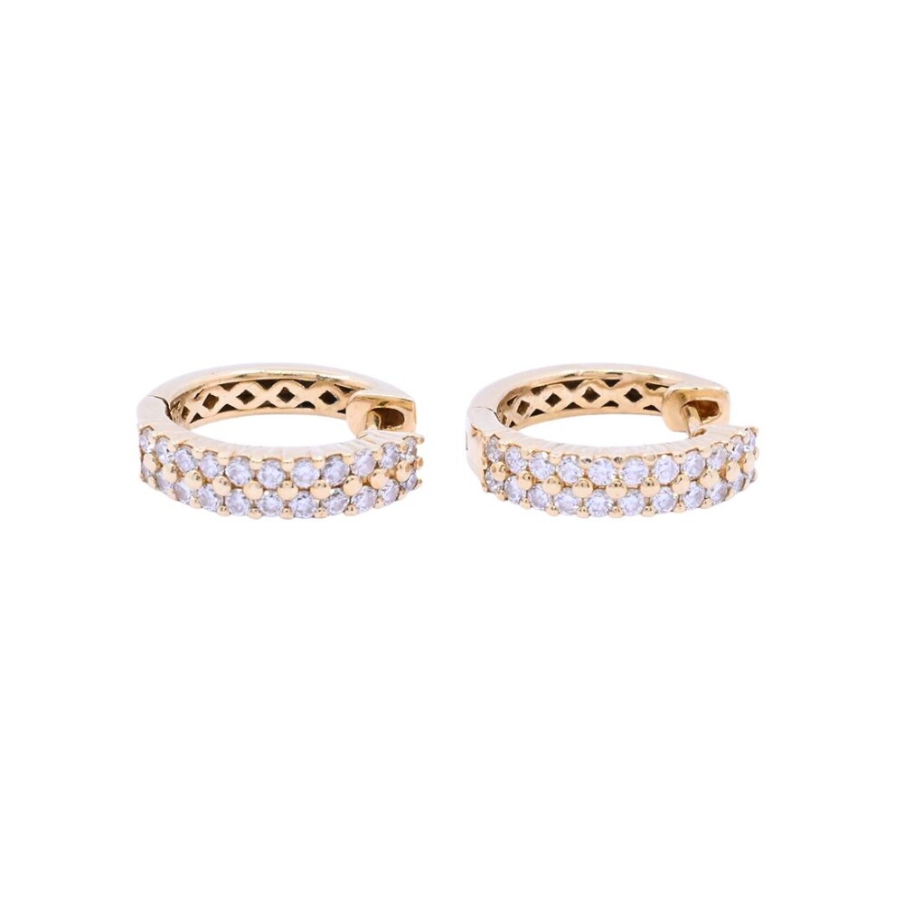 Aros oro 18 k amarillo, doble hilera de brillantes, engarce en puntas. Aros oro 18 k amarillo, doble hilera de brillantes, engarce en puntas.