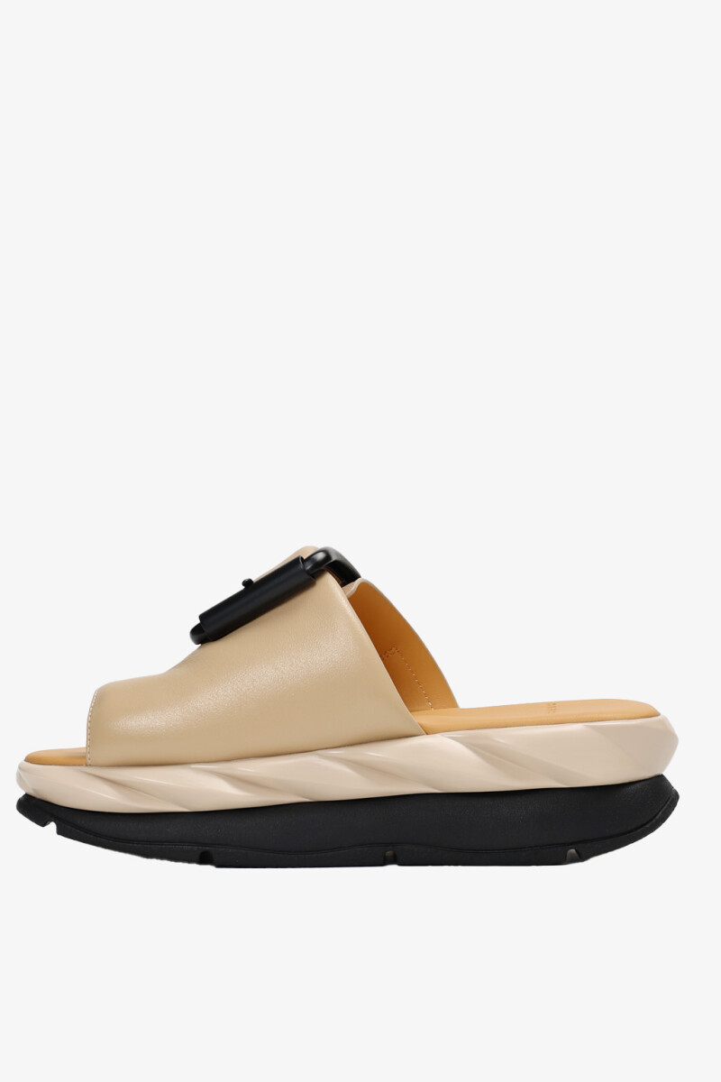 SANDALIA MELLOW GLOW Crudo