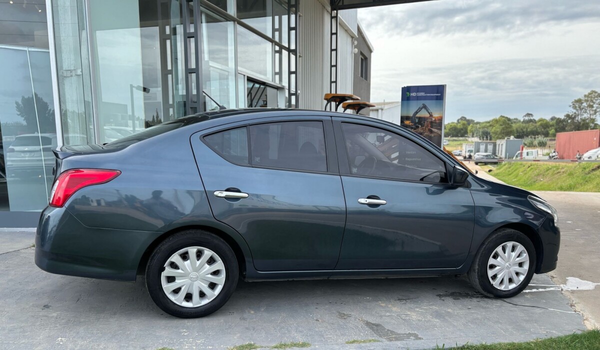 Nissan Versa Full - 2015 Nissan Versa Full - 2015