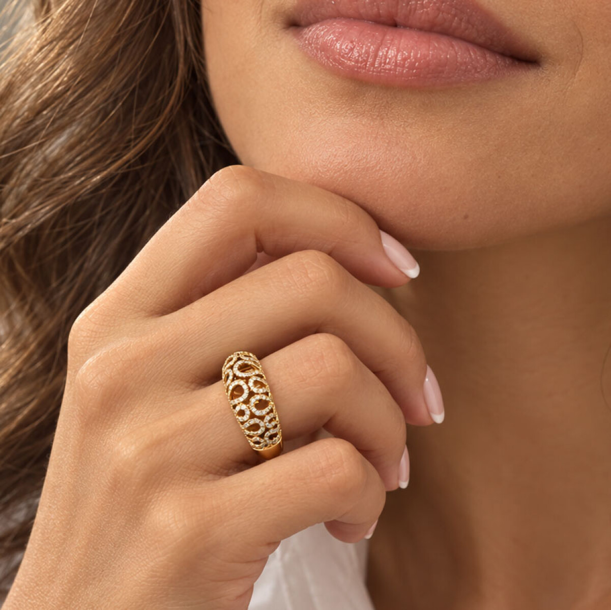 Anillo Serina de Oro Amarillo 18k con Brillantes 