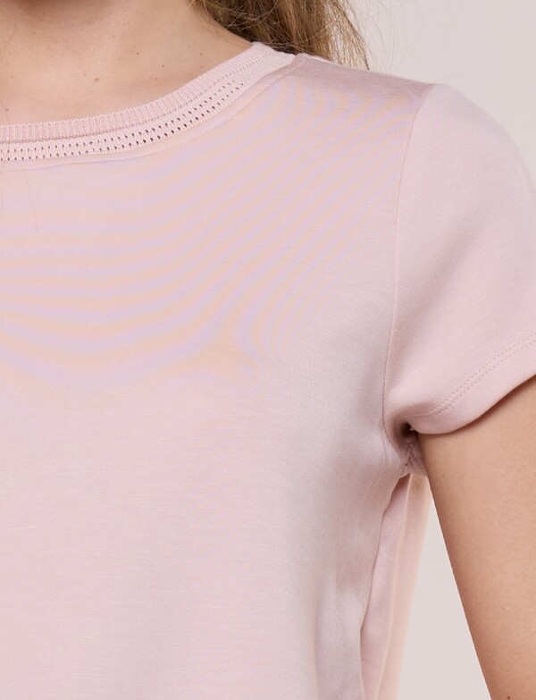 Remera Det Crochet ROSA CLARO