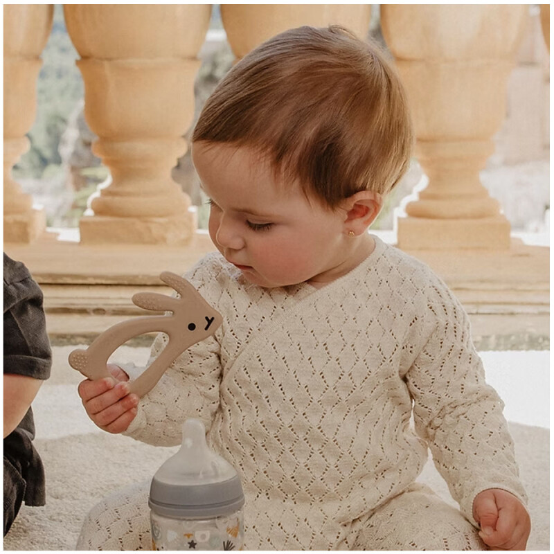 Mordedor Conejo Wonderland + 0 meses Suavinex Beige