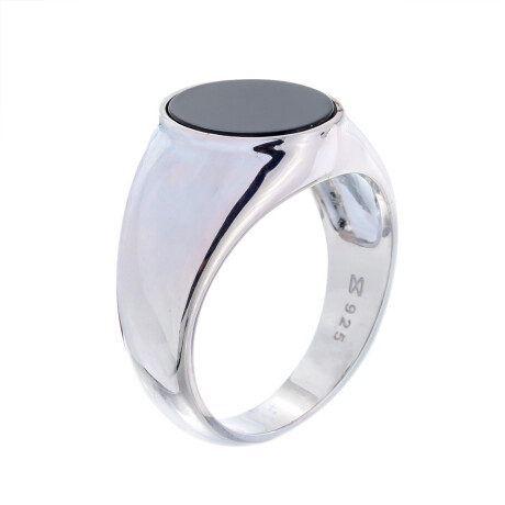 Anillo de plata 925 con ágata negra. Anillo de plata 925 con ágata negra.