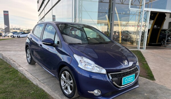 Peugeot 208 Active 1,2 5P - 2014 Peugeot 208 Active 1,2 5P - 2014