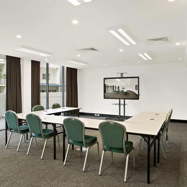 Soporte De Piso Para Tv De 32-65" Ledstar Ts-1500 SOPORTE MOVIL PISO LEDSTAR 32/65