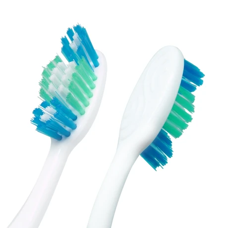 Cepillo De Dientes Colgate Triple Acción 2 U Cepillo De Dientes Colgate Triple Acción 2 U