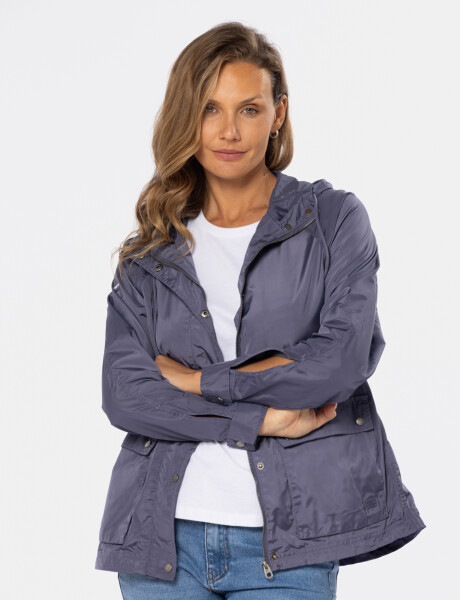 CAMPERA DE NYLON CON CAPUCHA Violeta