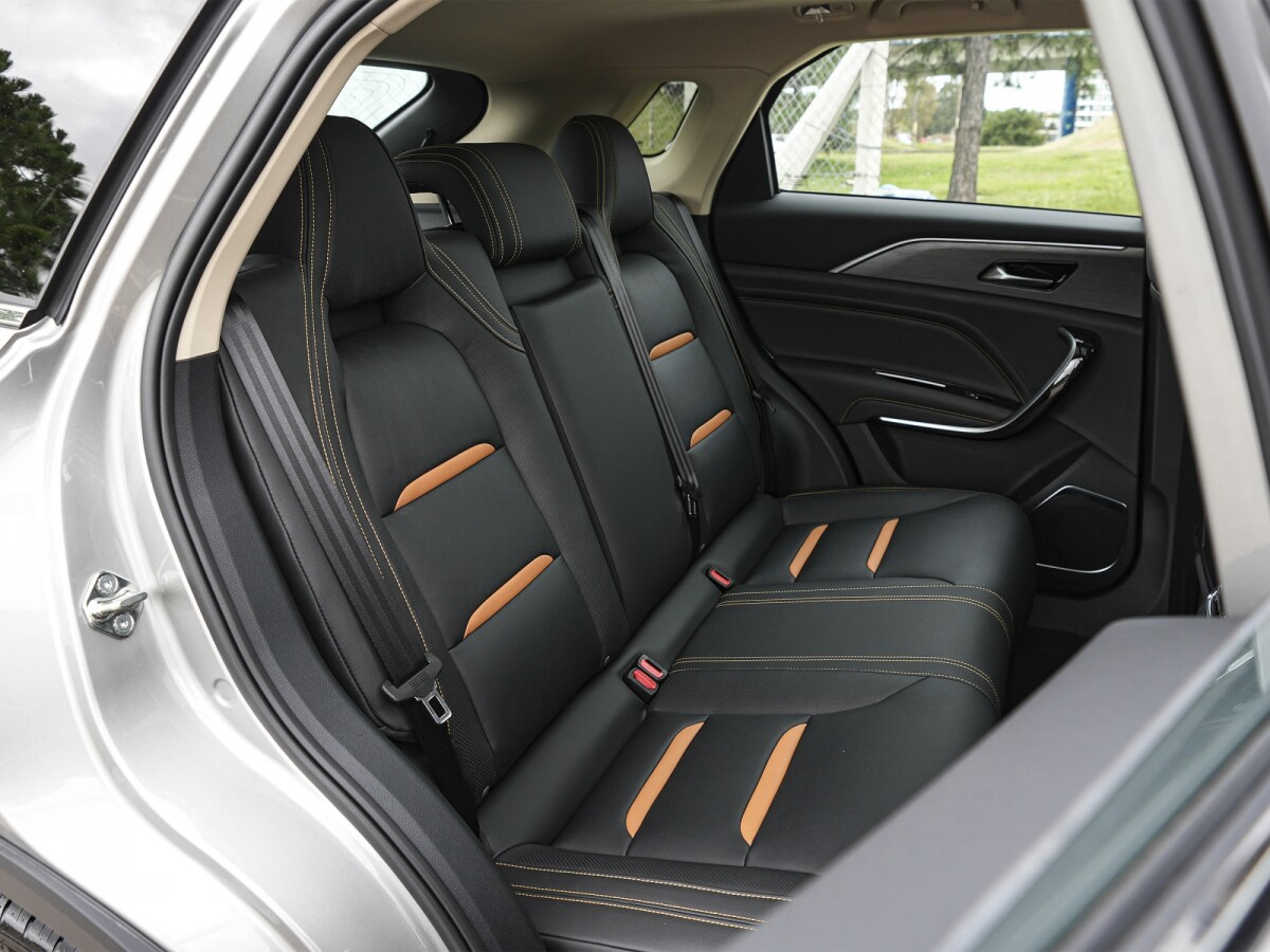 Bestune T77 Premium 1.5 0KM | Permuta / Financia Bestune T77 Premium 1.5 0KM | Permuta / Financia